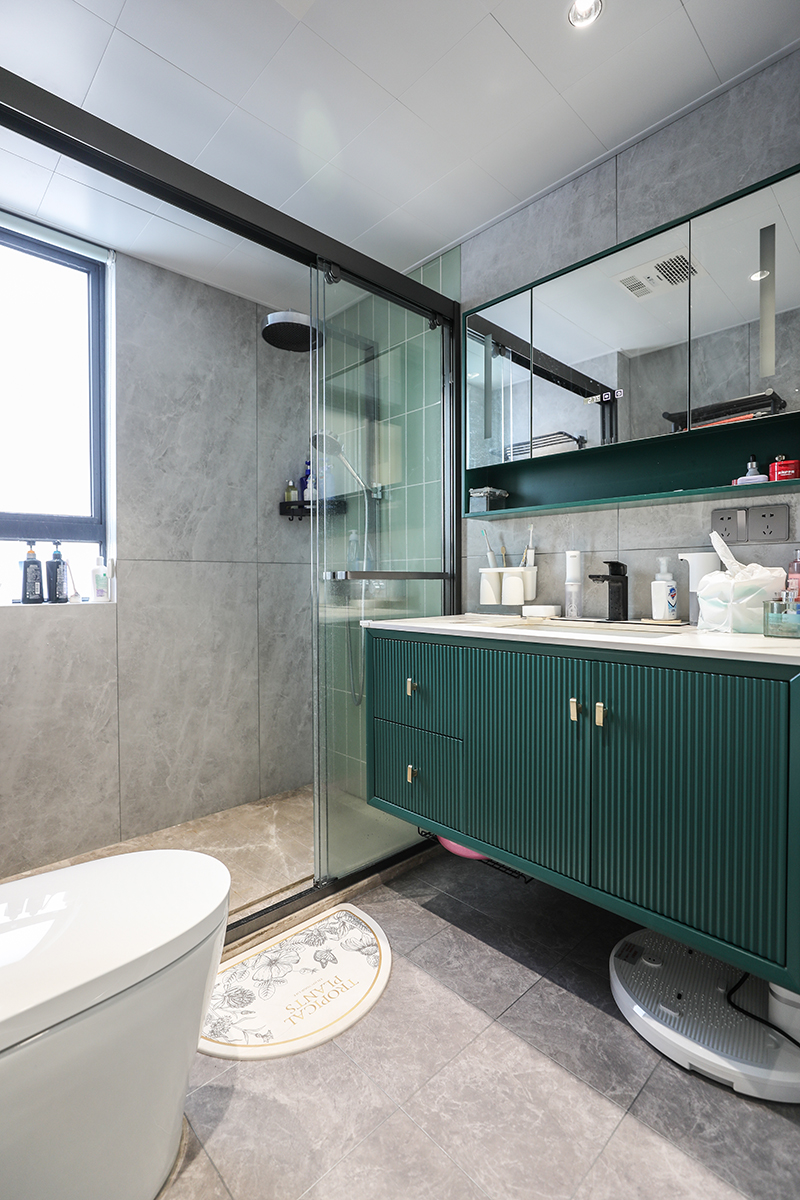 C 主臥d（衛(wèi)生間）