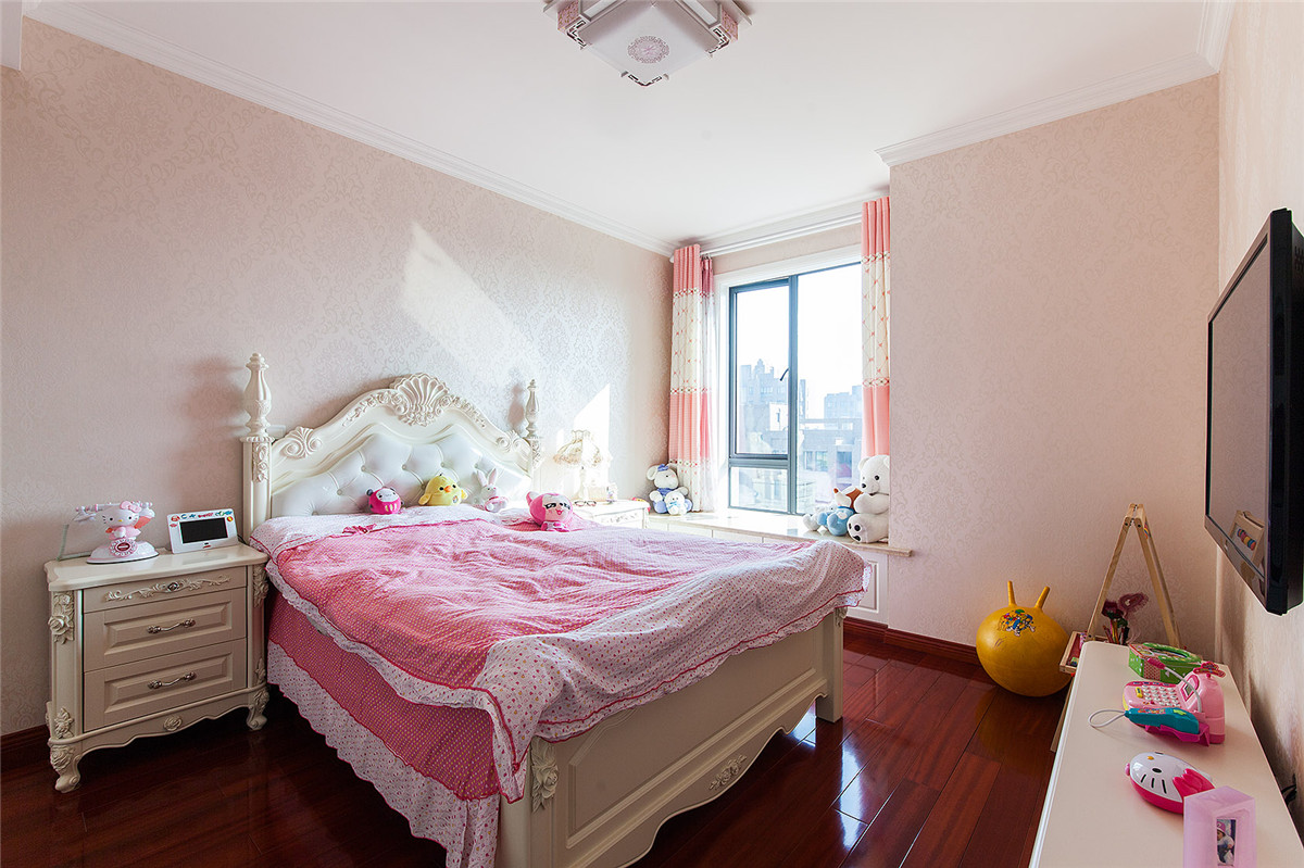 簡單隨意的搭配，讓漂亮，溫馨的公主房伴隨著小朋友快樂成長。

