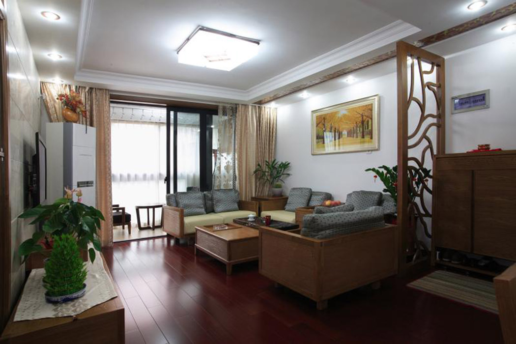 空間的設(shè)計不在乎東西擺放的多少，不在乎制作材料的多少，正確的擺放及合理的點綴才是設(shè)計的精髓。