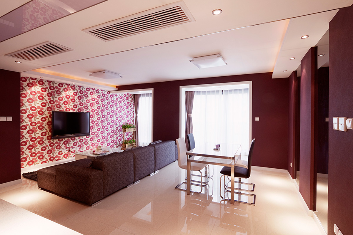 時尚的家具，吊頂和轉角吧臺的空間延伸勾勒出一副優美的畫卷，營造出時尚前衛的藝術效果。