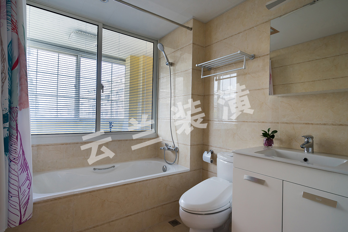 整個色系搭在一起顯得格外大氣舒適