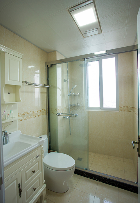 衛(wèi)生間墻地面: 歐神若瓷磚 潔具：恒通衛(wèi)浴
