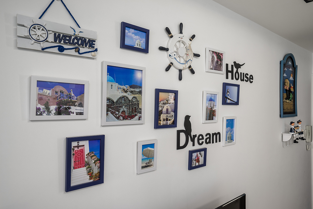 地中海風格是類海洋風格裝修的典型代表，因富有濃郁的地中海人文風情和地域特征而得名。它同時也是最富人文精神和藝術氣質的裝修風格之一。而對喜歡浪漫的情侶來說，地中海則是不二之選。
