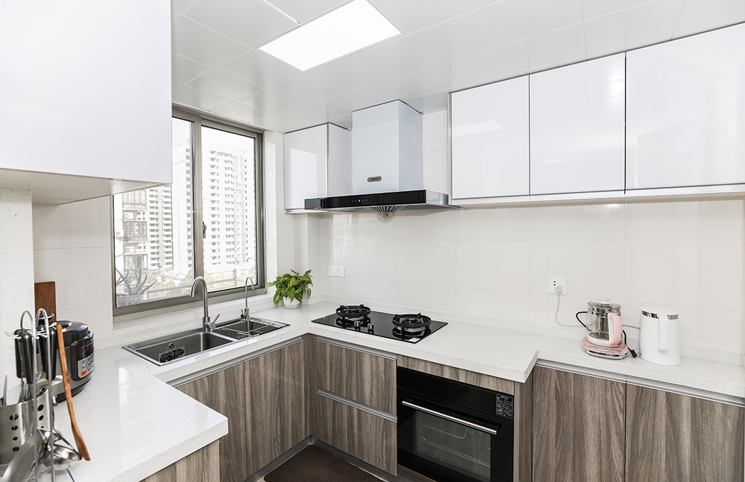 高端檔次的感覺(jué)立即就上來(lái)了。
