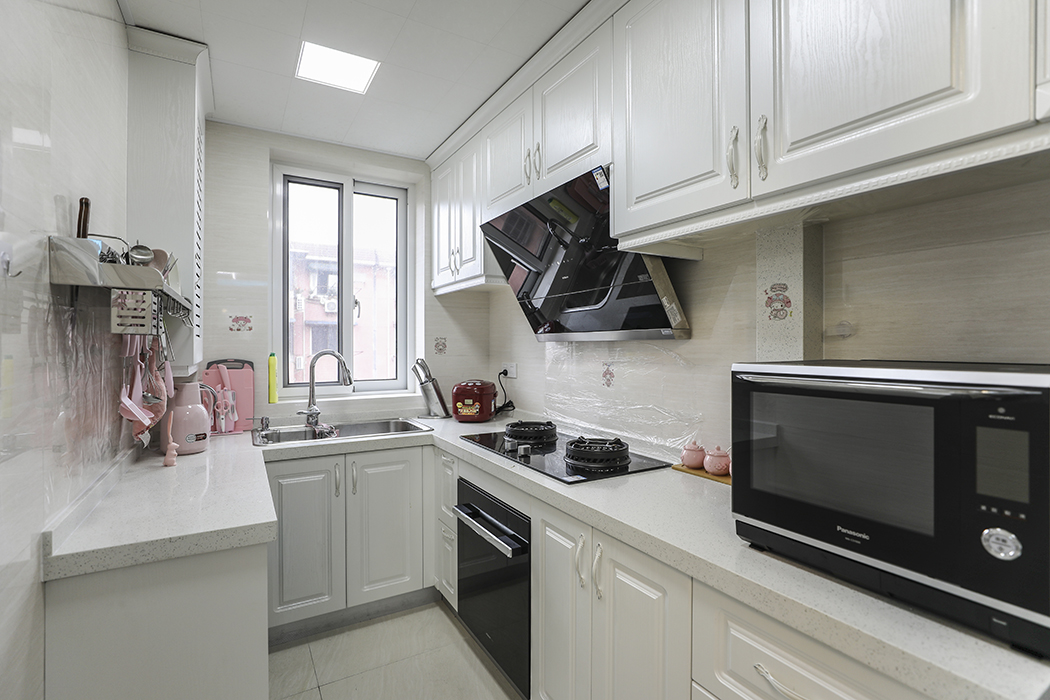 口袋里有鈔票了，當然要對自己好一點，不過天天外出大吃大喝不符合時下的養生生活，待在自己的小廚房里，給自己煮上一些營養豐富的清淡美食才是健康的生活方式！
