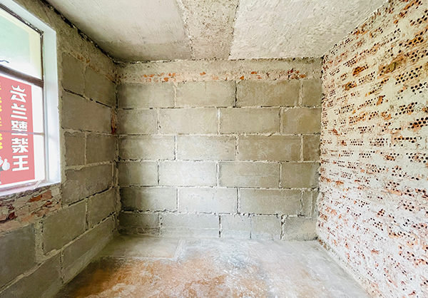 墻頂老粉刷層鏟除工藝